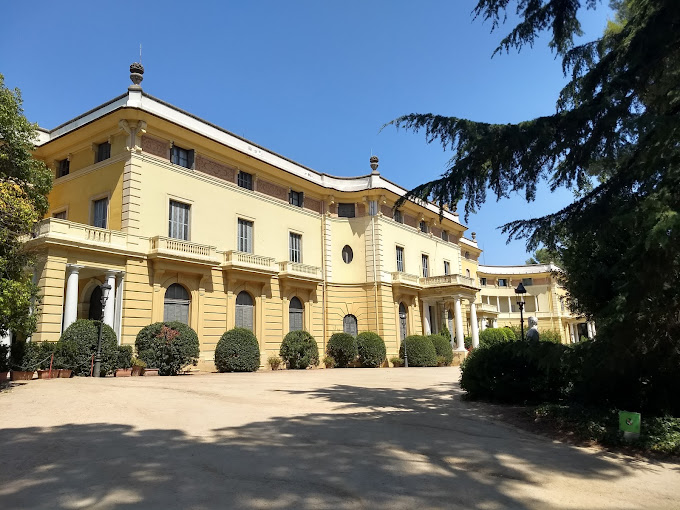 Residencia Pedralbes Park + Centro De Día